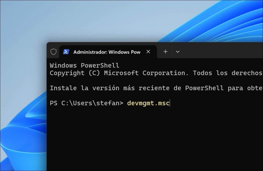 Abrir la administración de dispositivos a través del Símbolo del sistema o Terminal de Windows