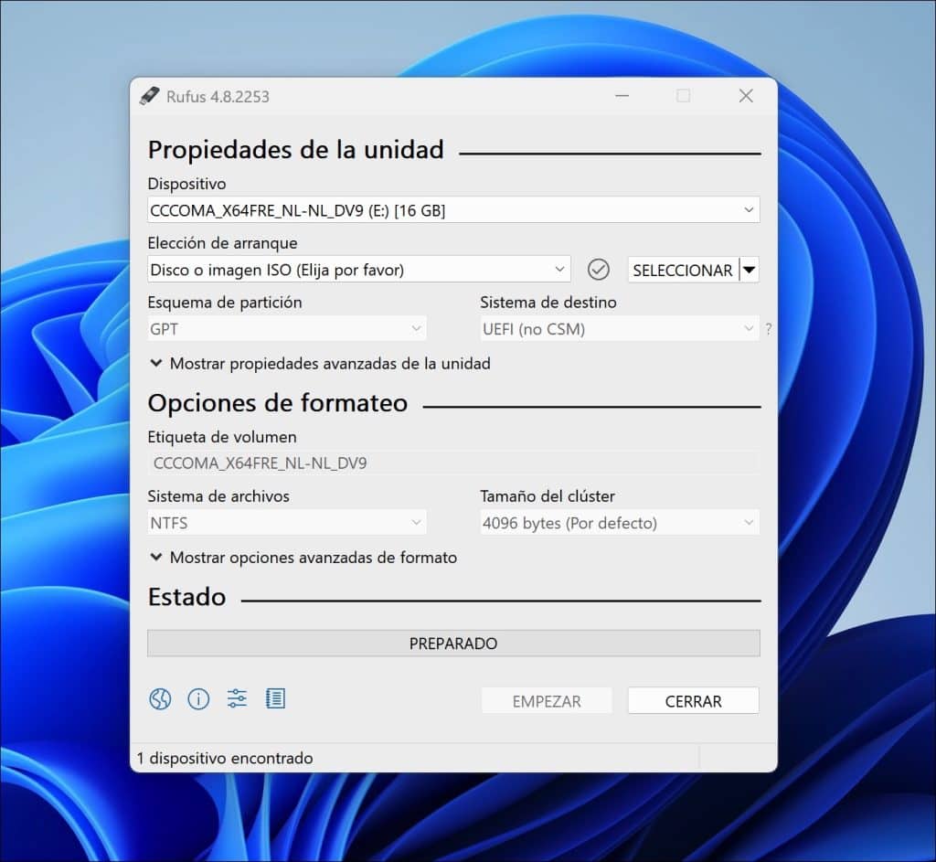 Rufus reconoce automáticamente tu memoria USB.